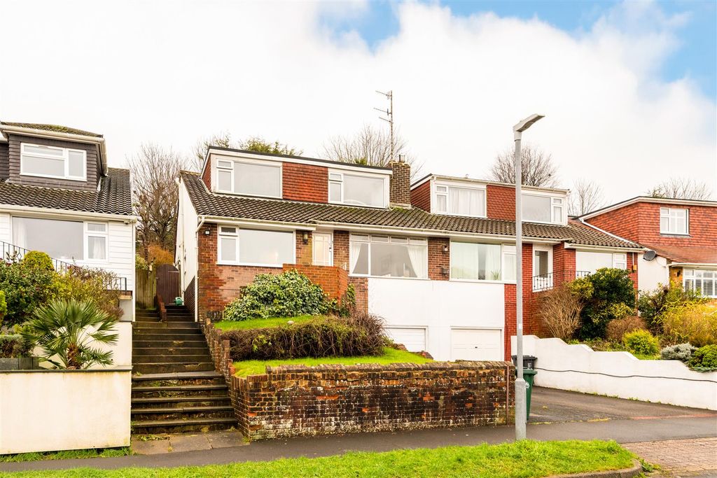 Property photo 1 of 24 66 Mill Rise-23.Jpg