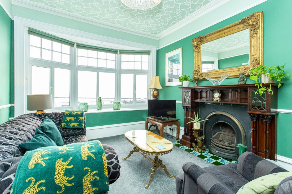 Property photo 2 of 43 Picture 2