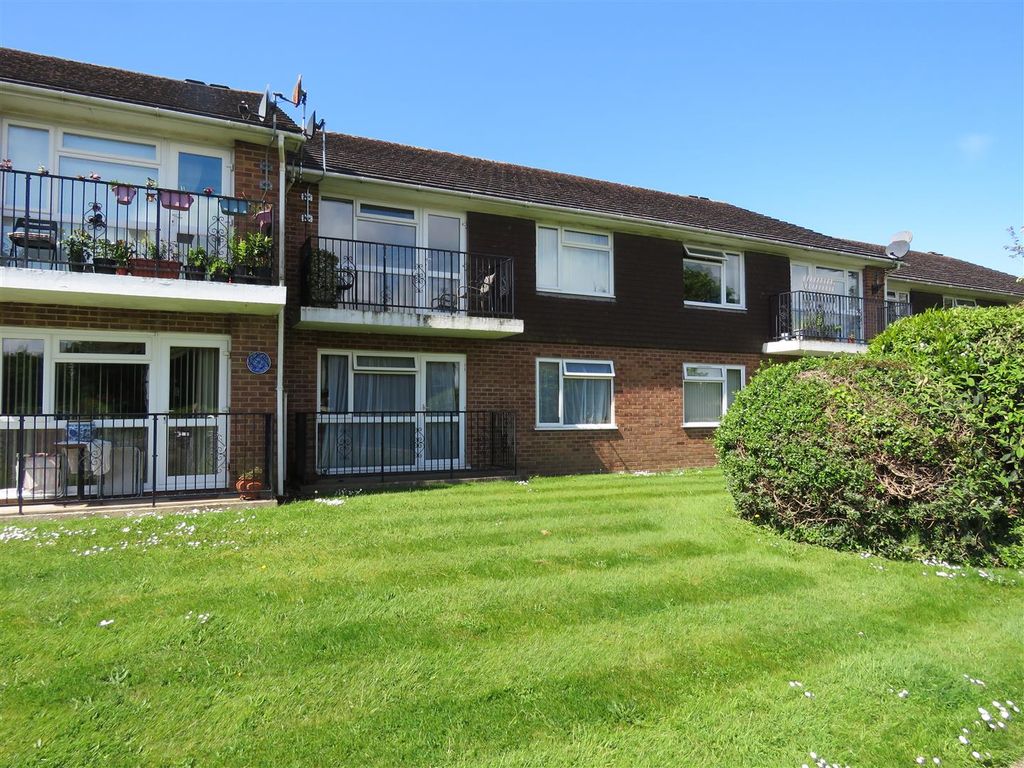 Property photo 1 of 10 Front