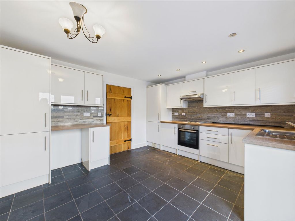 Property photo 2 of 17 Dining Kitchen