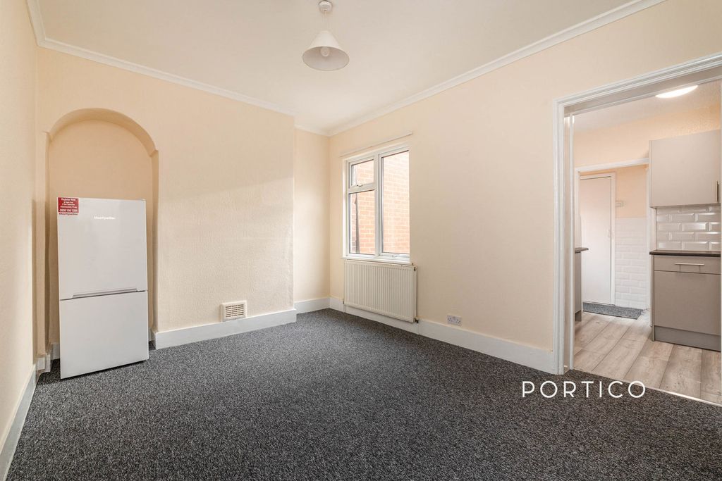 Property photo 3 of 10 Photo