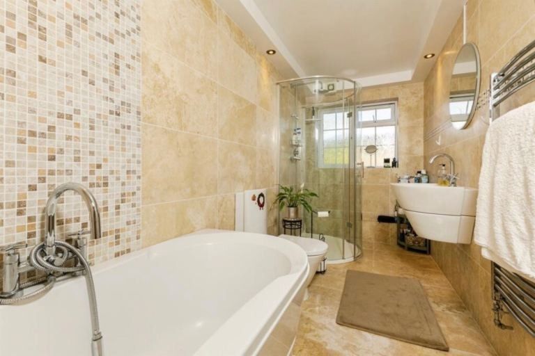 Property photo 2 of 3