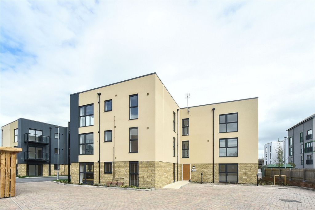 Property photo 2 of 24 Picture No. 30