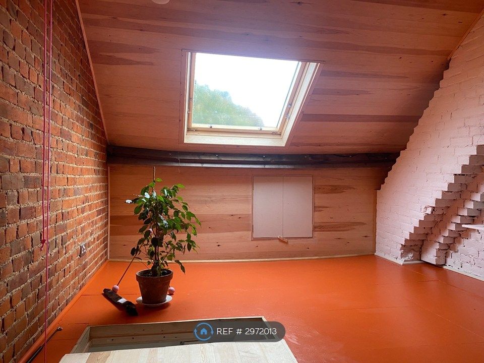 Property photo 3 of 15 Loft