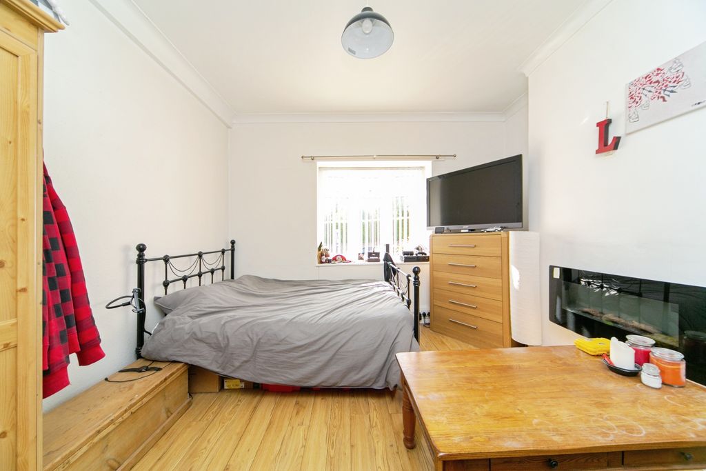 Property photo 3 of 24 14