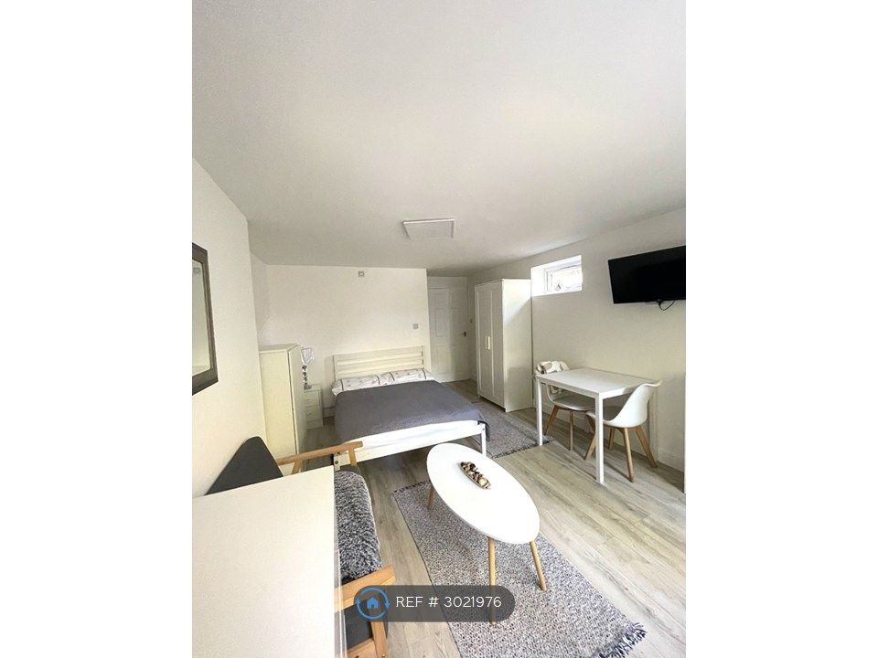 Property photo 1 of 3