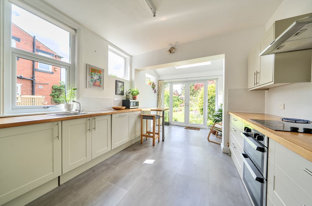 Property photo 3 of 40 Kitchen Diner