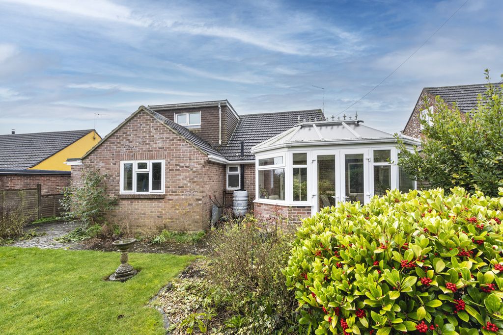 Property photo 2 of 25