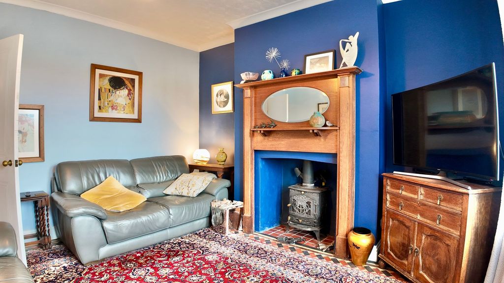 Property photo 2 of 27