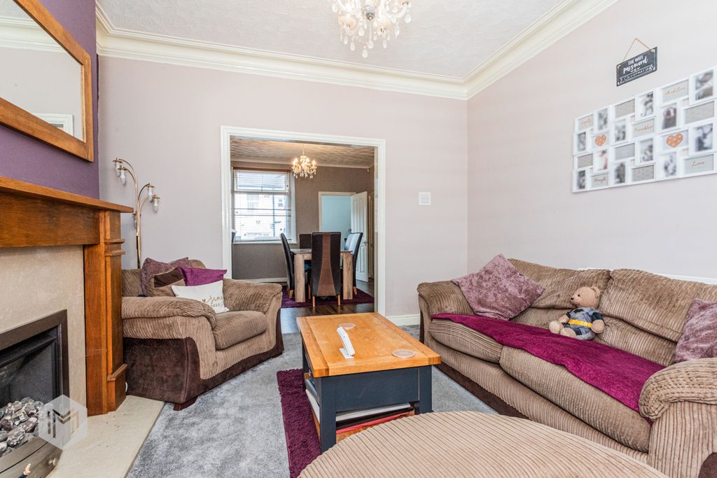 Property photo 2 of 18 Picture No. 08