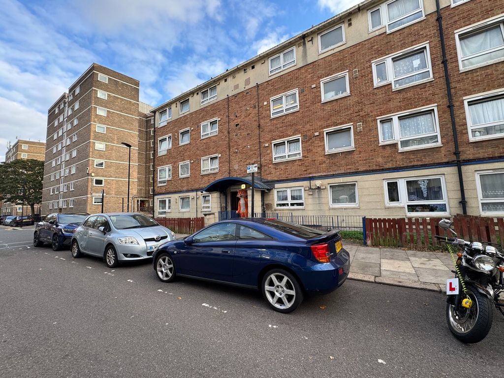 Property photo 1 of 9