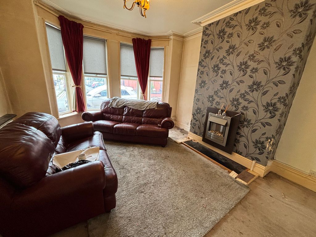 Property photo 2 of 17