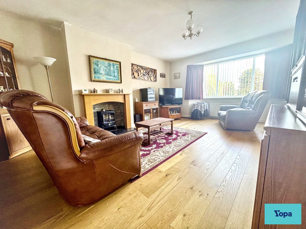 Property photo 3 of 18 Lounge Diner