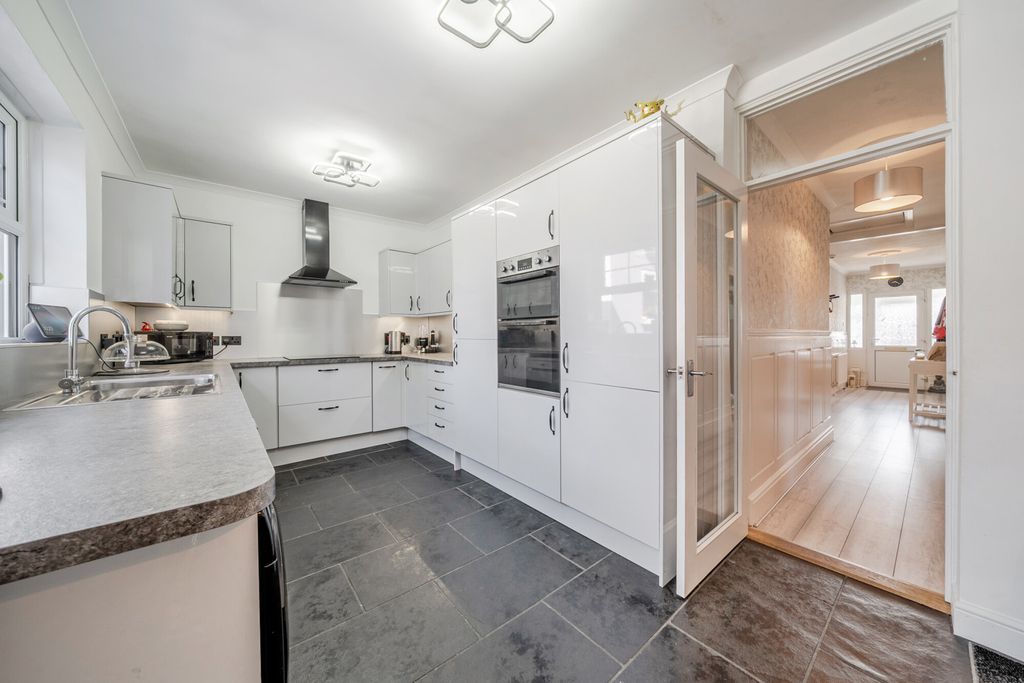 Property photo 3 of 17 1486652-10-6A4ce6...
