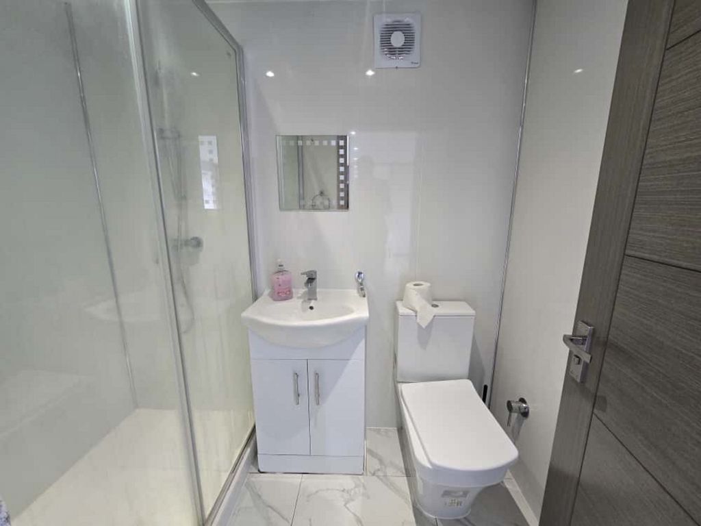 Property photo 2 of 3