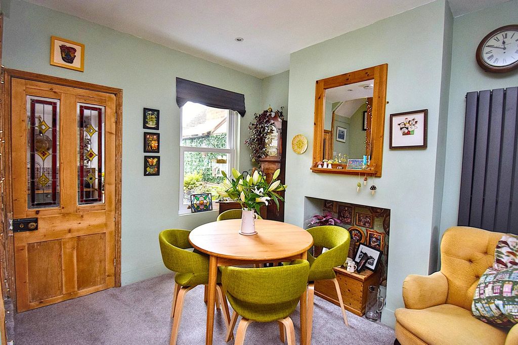 Property photo 3 of 27