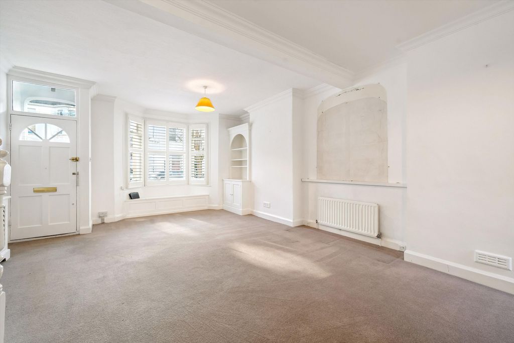 Property photo 3 of 16 Image