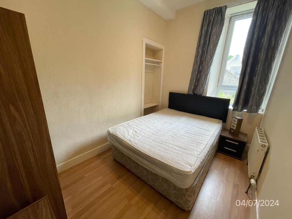 Property photo 3 of 8 Double Bedroom