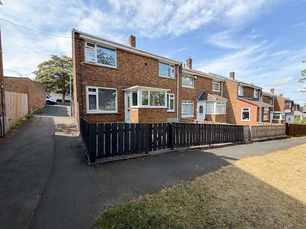 Property photo 1 of 15 External