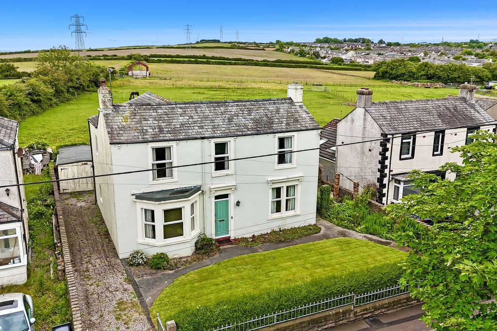 Property photo 2 of 21