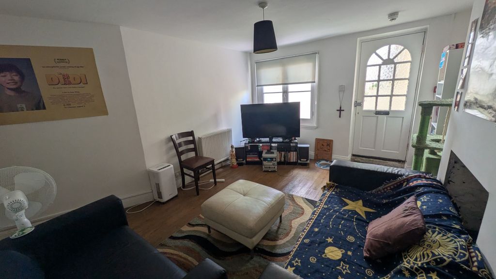 Property photo 2 of 11 4624561