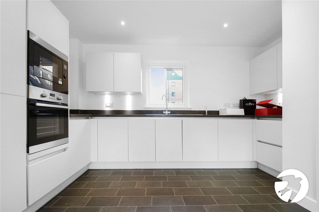 Property photo 3 of 13 Kitchen Area