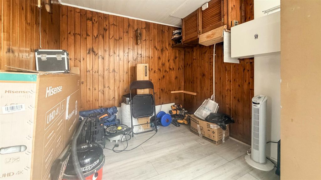Property photo 3 of 10 2.Jpg