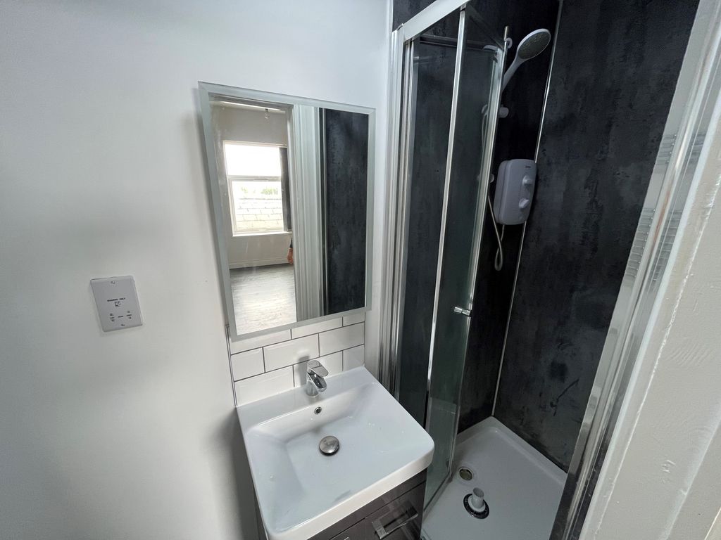 Property photo 2 of 3