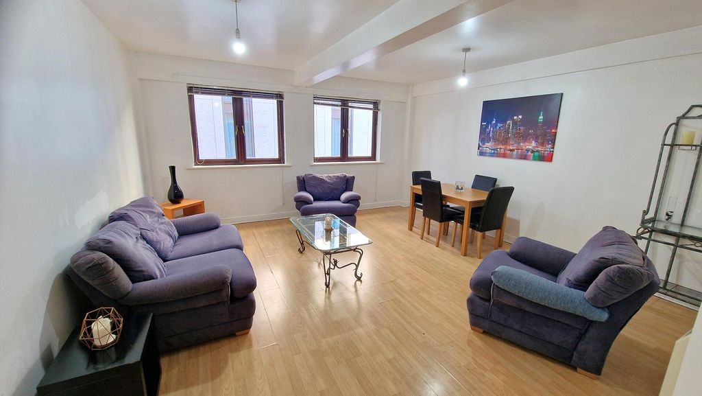 Property photo 2 of 40 Living Room