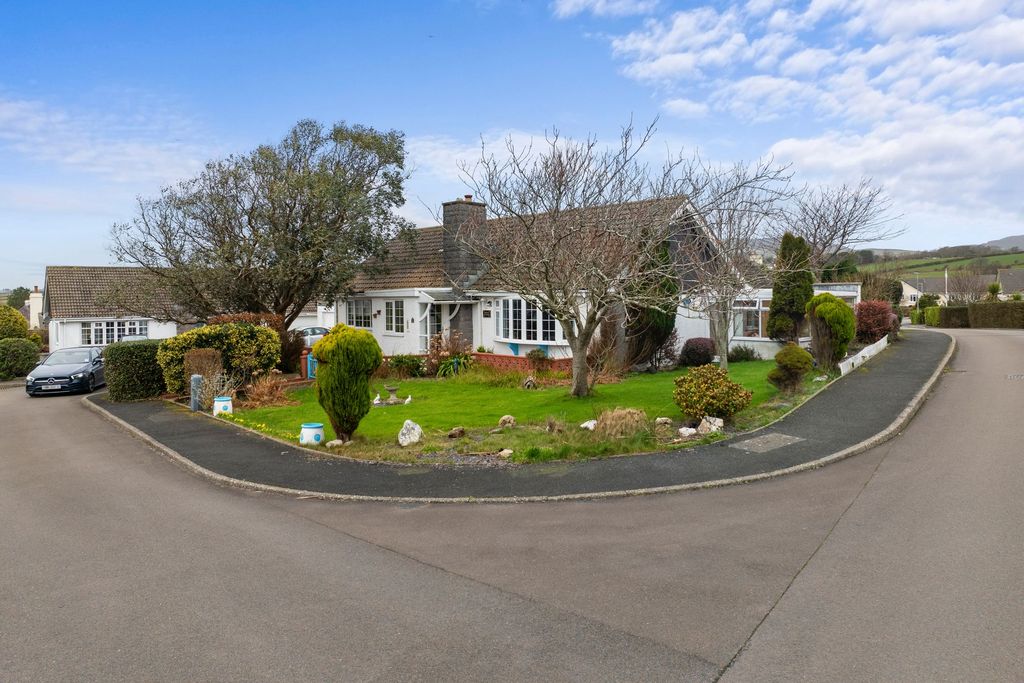 Property photo 1 of 28