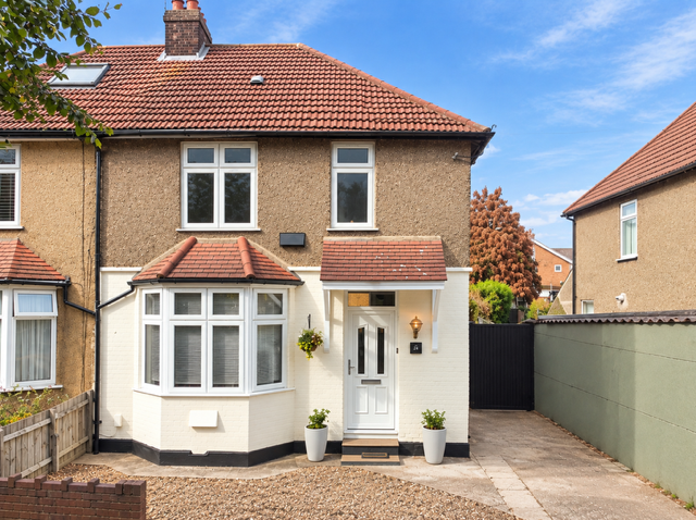 Property photo 1 of 32