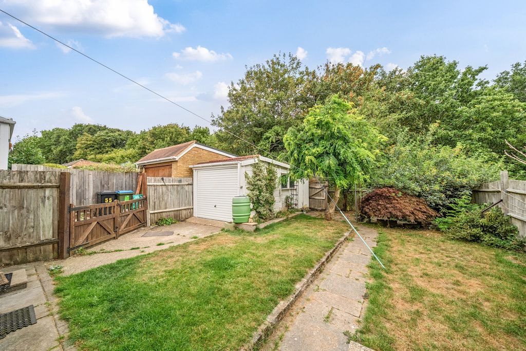 Property photo 2 of 22 Garden