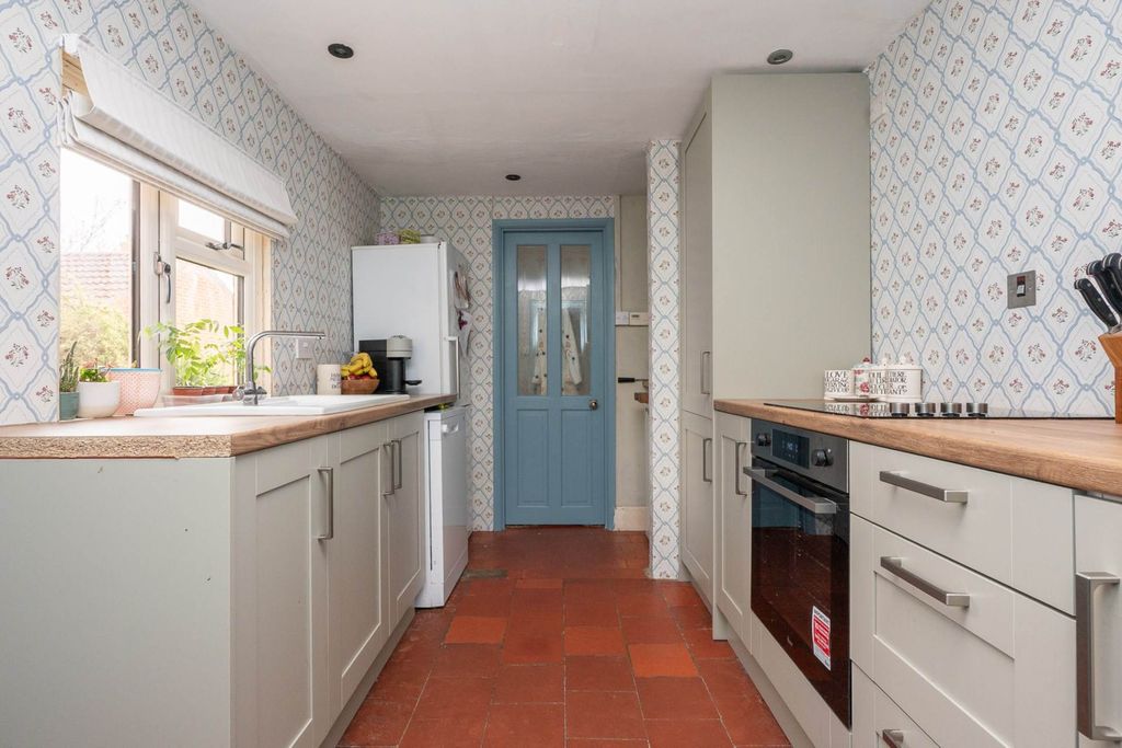 Property photo 2 of 24