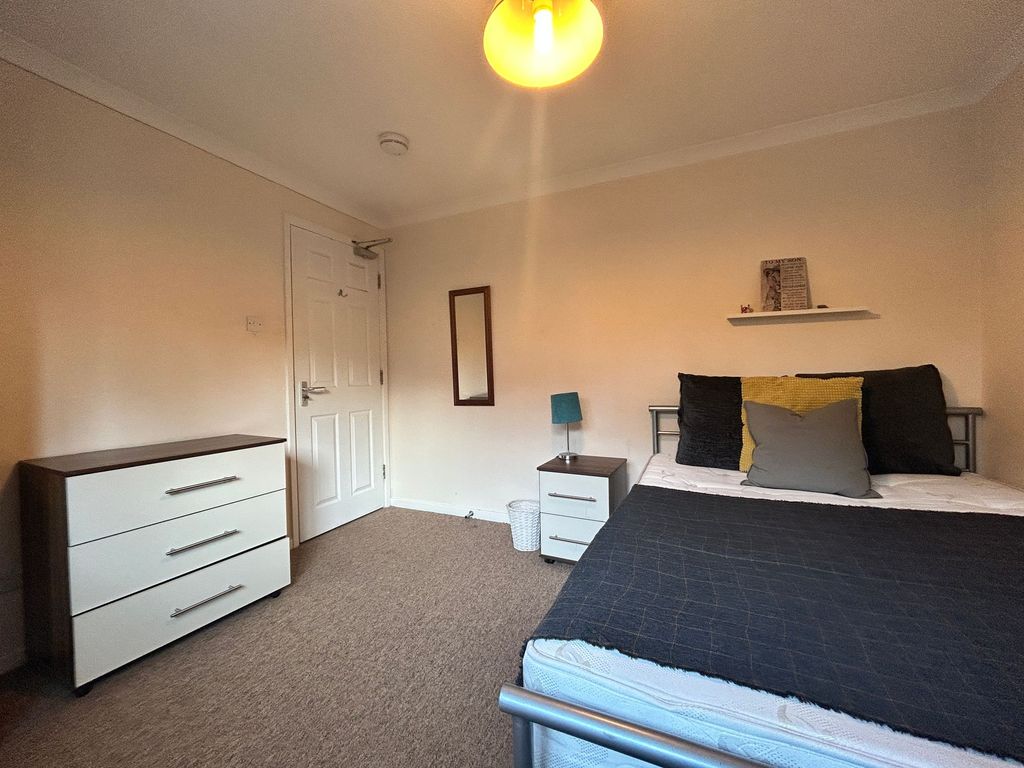 Property photo 1 of 6 Bedroom 4