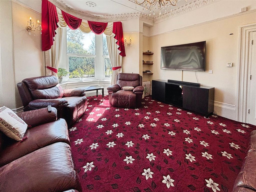 Property photo 3 of 20 Sitting Room