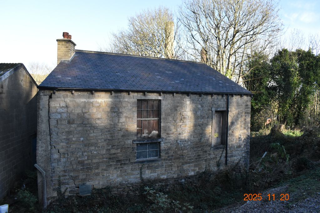 Property photo 3 of 7 Rear