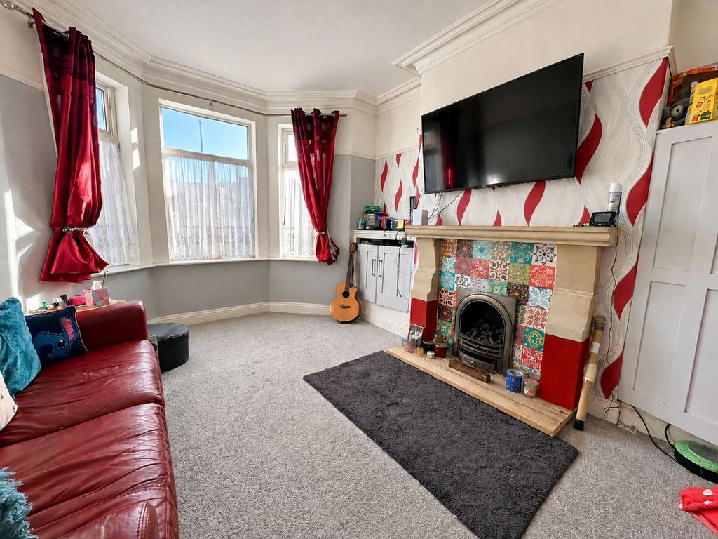 Property photo 2 of 12