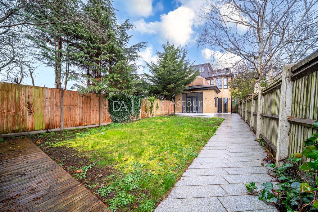 Property photo 2 of 12 Dsc03602-Edit