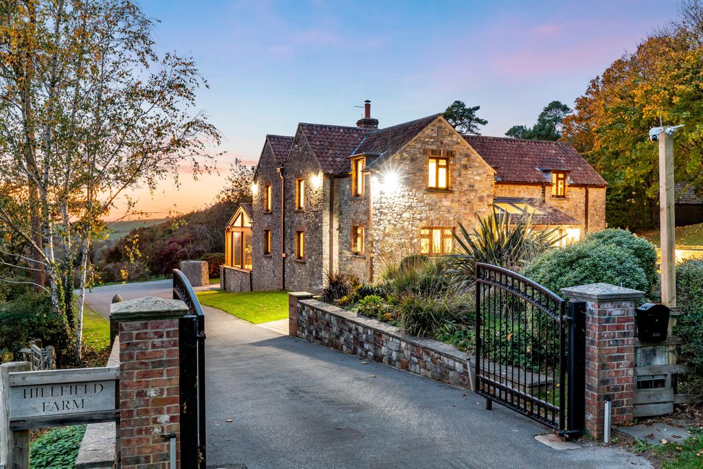 Property photo 2 of 48