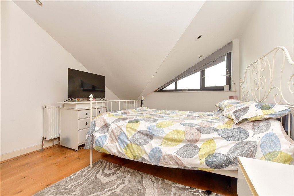 Property photo 1 of 8 Bedroom 1