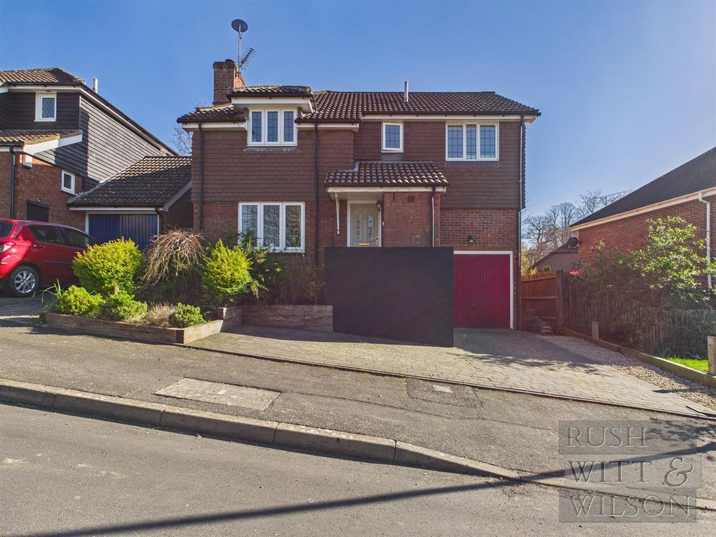 Property photo 1 of 32