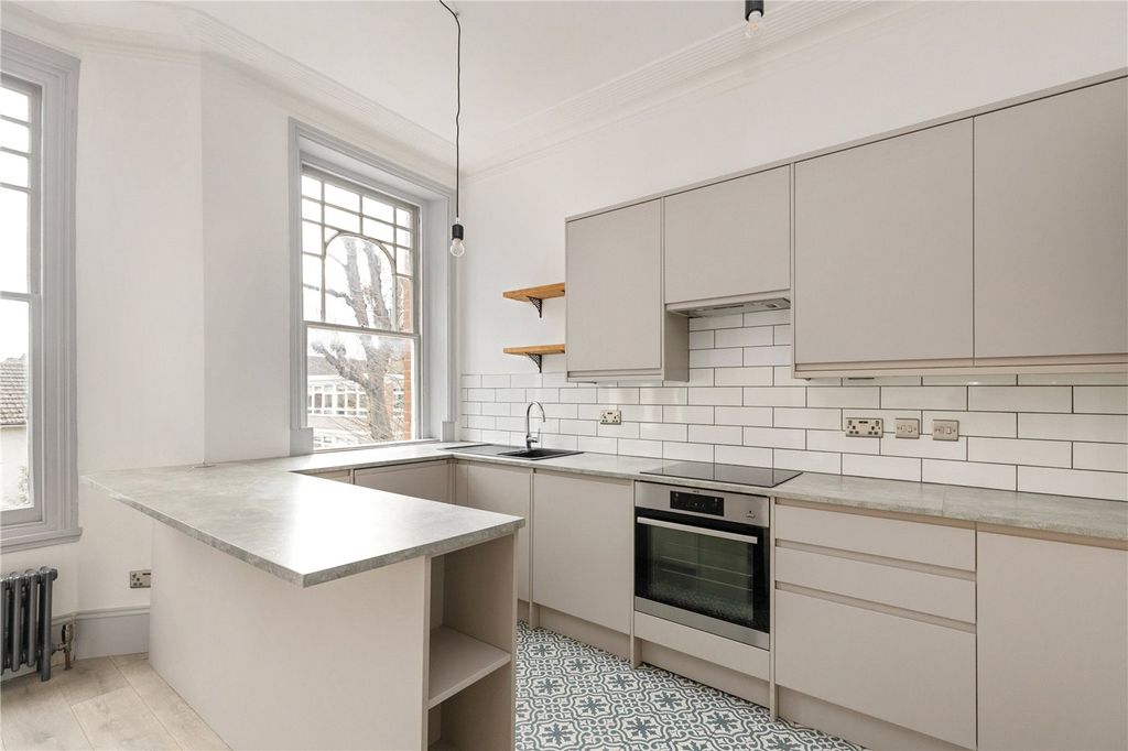 Property photo 3 of 12 Picture No. 09