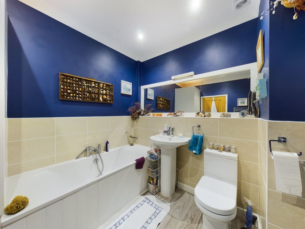 Additional image 8 of 2 bed flat for saleDorset House, 1 Marine Parade, Clevedon, North Somerset BS21