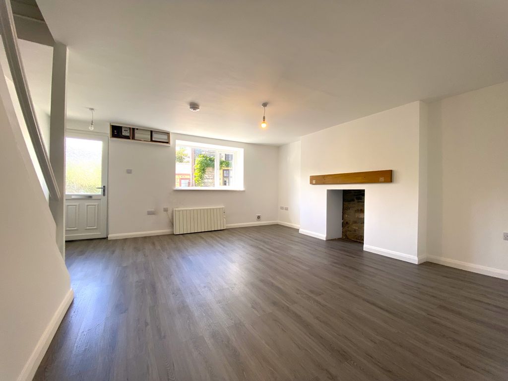 Property photo 2 of 7 Gallery