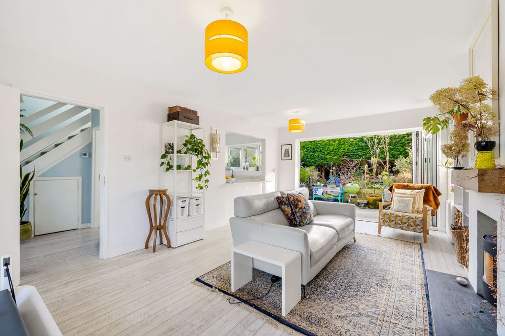 Property photo 3 of 20