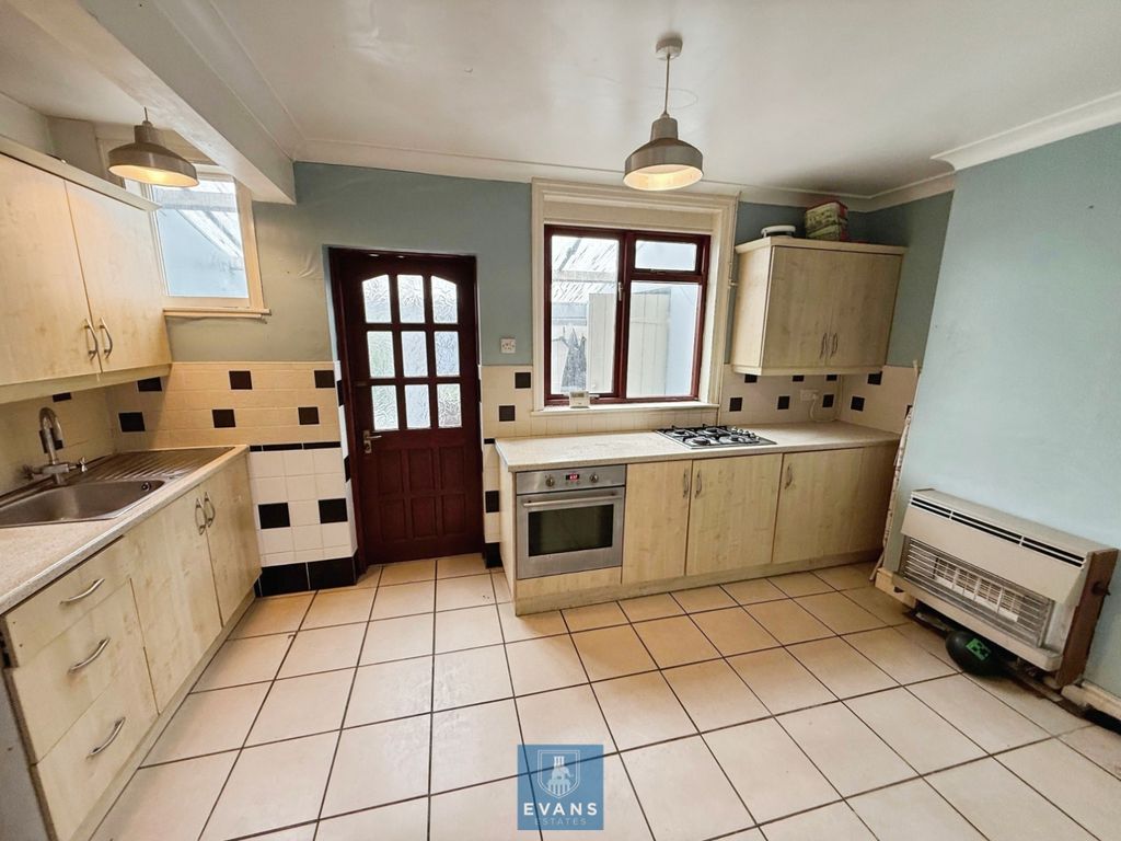 Property photo 2 of 14 Kitchen Diner