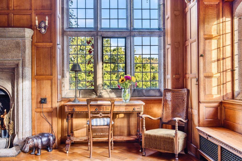 Property photo 3 of 23