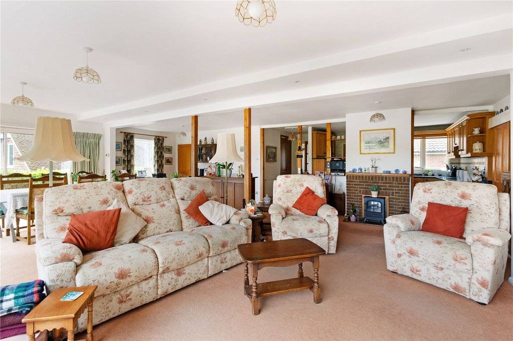 Property photo 3 of 12 Sitting/Dining Room