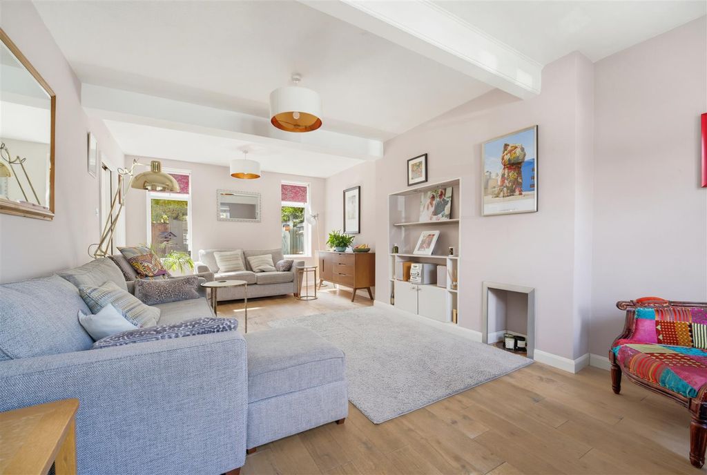 Property photo 2 of 17 246 Westcott Recp 2.Jpg