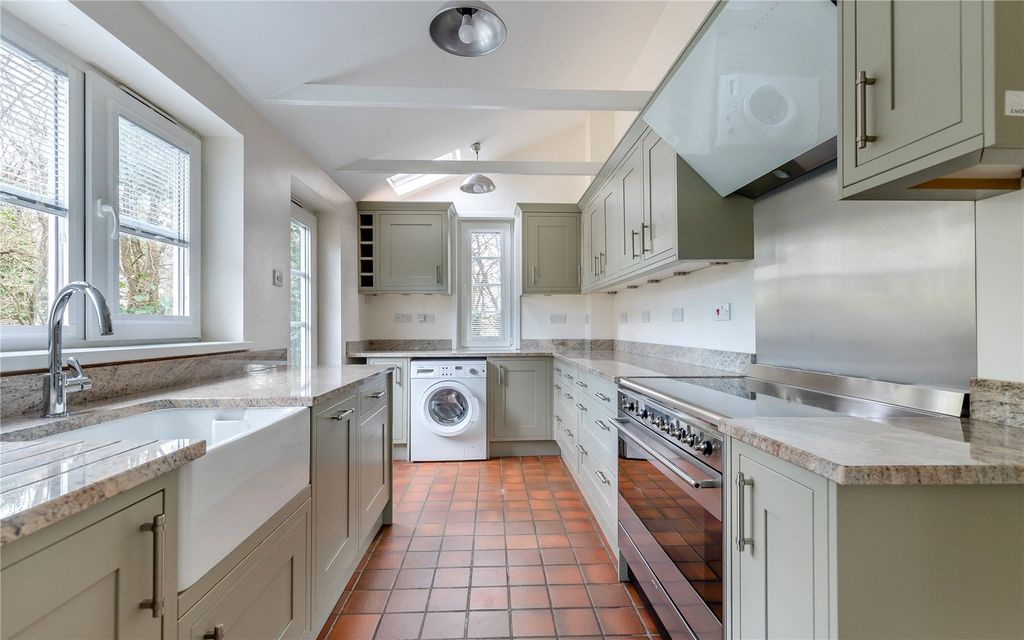 Property photo 2 of 16 Kitchen